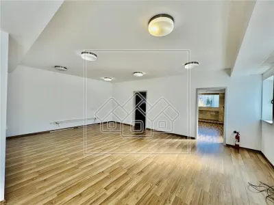 Spatiu de birouri, finisat modern, 4 parcari - Scoala de Inot - foto 6