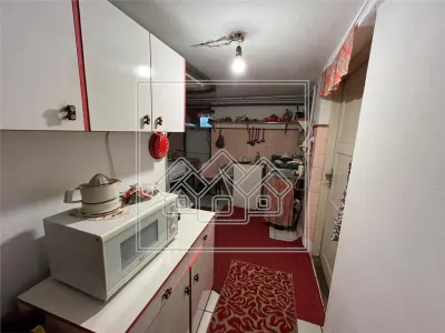 Casa de vanzare in Cisnadie - 6 camere, garaj - teren 250 mp - foto 7