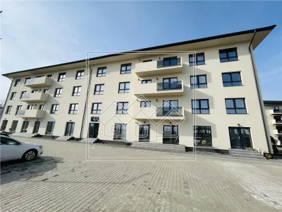 Ap cu 2 camere, balcon, predare la alb, incalzire in pardoseala - foto 16
