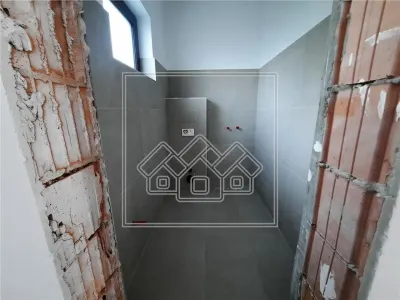 Spatiu comercial nou, modern, 81 mp utili, zona Piata Cluj - foto 6