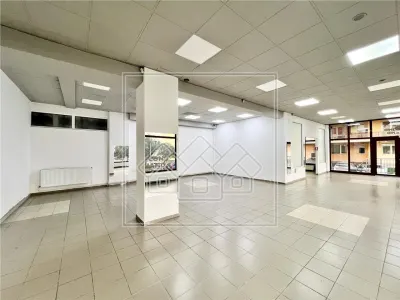 Spatiu comercial cu vitrina la strada - 177 mp - finisat la cheie - foto 9