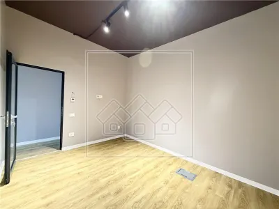 Spatiu comercial de vanzare in Sibiu - 7 camere - nou, la cheie - foto 13