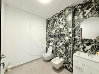 Spatiu comercial de vanzare in Sibiu - 7 camere - nou, la cheie - foto 9