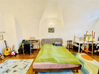 Ap. 90 mp utili, complet renovat, pretabil investitie,  zona Centrala - foto 9