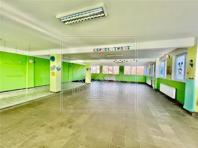 Spatiu comercial de vanzare Sibiu - 420 mp, parcare - zona Selgros - foto 10