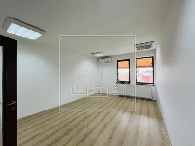 Spatiu de birouri - ultracentral - 45 mp utili - foto 4