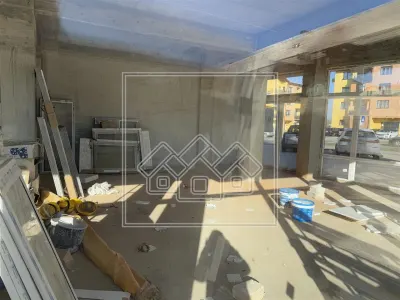 Spatiu comercial in Selimbar - vitrina la strada, terasa - 4 parcari - foto 4
