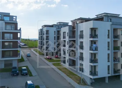 Apartament 3 camere, balcon, bloc nou, lift, boxa la subsol - foto 2