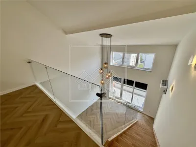 Penthouse cu 4 camere si balcon - 2 bai, intabulat - foto 4