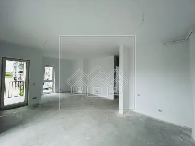 Apartament 2 camere, balcon, bloc nou, zona buna - foto 9