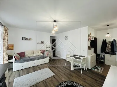 Ap 3 camere, balcon, mobilat modern, etaj 1, loc de parcare - foto 4