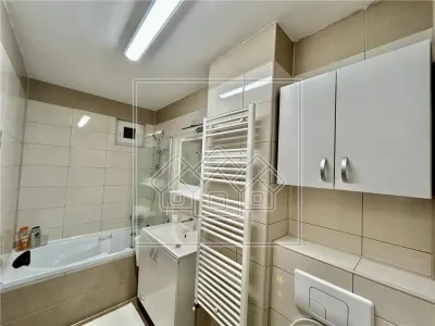 De inchiriat ap. 3 camere, decomandat, 80 mpu, etaj 1, mobilat, utilat - foto 20