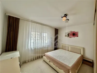 De inchiriat ap. 3 camere, decomandat, 80 mpu, etaj 1, mobilat, utilat - foto 5