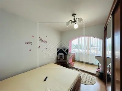 Ap decomandat, 3 camere, 2 balcoane, pivnita, Valea Aurie - foto 10