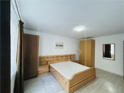 Apartament la cheie, 3 camere, balcon, zona Rahova - foto 8