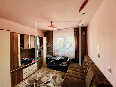 Ap decomandat, cu 3 camere si balcon, etaj 2/4, zona N. Iorga - foto 12