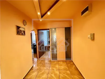 Ap decomandat, cu 3 camere si balcon, etaj 2/4, zona N. Iorga - foto 9