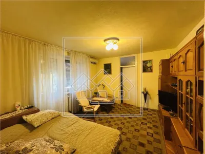 Apartament 3 camere,  zona Cedonia, cu balcon, la cheie - foto 11