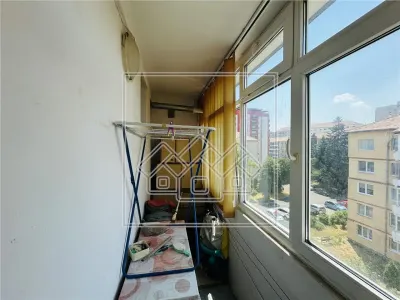 Apartament 3 camere,  zona Cedonia, cu balcon, la cheie - foto 8