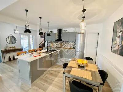 Casa individuala, la cheie, panouri solare, mobilata, utilata - Sura Mare