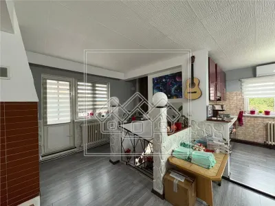 Apartament la casa cu 4 camere, balcon si curte - zona Lazaret - foto 11