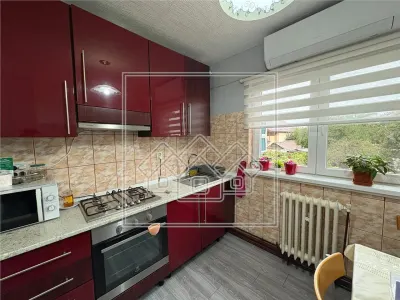 Apartament la casa cu 4 camere, balcon si curte - zona Lazaret - foto 12