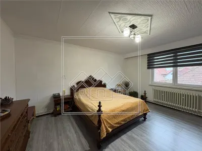 Apartament la casa cu 4 camere, balcon si curte - zona Lazaret - foto 15