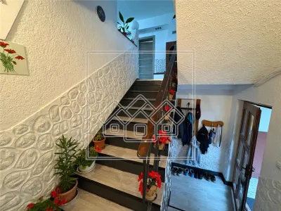 Apartament la casa cu 4 camere, balcon si curte - zona Lazaret - foto 6