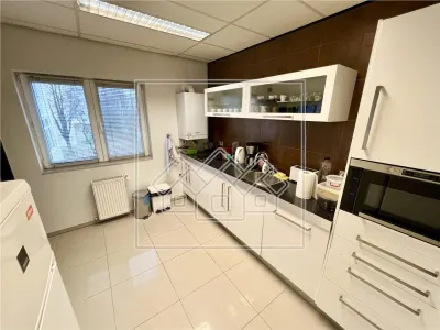 Spatiu de birouri - la cheie, mobilat - 257 mp - 8 birouri - foto 19