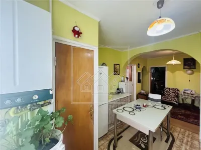 Ap decomandat, 3 camere, balcon, pivnita - N. Iorga - foto 12