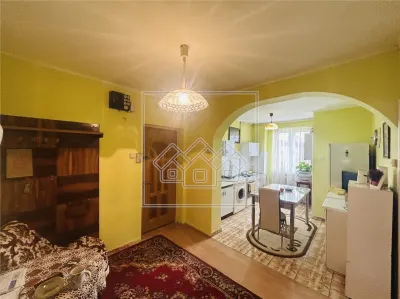 Ap decomandat, 3 camere, balcon, pivnita - N. Iorga - foto 3