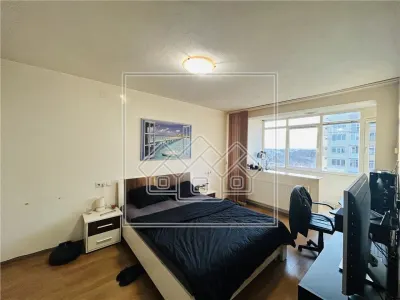 Apartament 3 camere, balcon, pivnita - etaj 7/10 - Zona Mihai Viteazu - foto 1