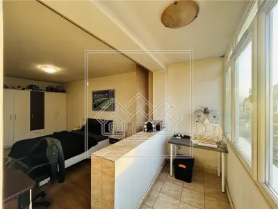 Apartament 3 camere, balcon, pivnita - etaj 7/10 - Zona Mihai Viteazu - foto 2