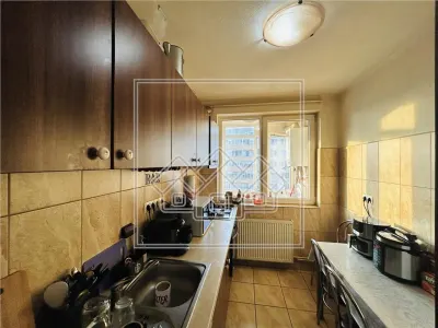 Apartament 3 camere, balcon, pivnita - etaj 7/10 - Zona Mihai Viteazu - foto 13