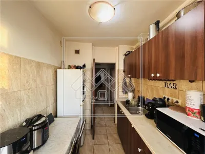 Apartament 3 camere, balcon, pivnita - etaj 7/10 - Zona Mihai Viteazu - foto 15