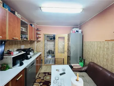 Ap cu 2 camere, pivnita, Etaj 2/5 - Zona Valea Aurie - foto 2