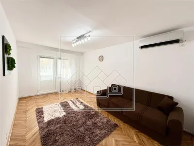 Apartament cu 4 camere si 2 balcoane - etaj 2 - Calea Poplacii - Sibiu