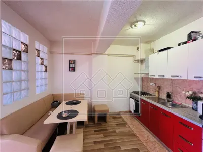 Ap cu 2 camere, la cheie, balcon - etaj intermediar - foto 2