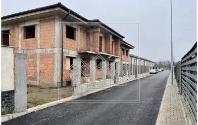 Casa in Selimbar -120 mp utili -150 mp curte - exterior la cheie - foto 4