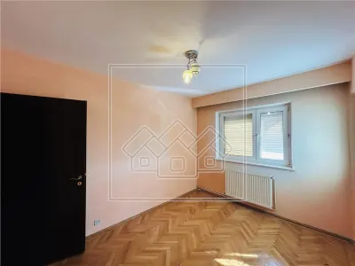 Ap decomandat, 3 camere, 2 balcoane - Zona Turnisor - foto 12