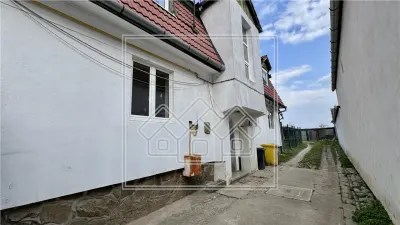 Casa de vanzare in Sibiu - curte individuala  zona  Turnisor - foto 1