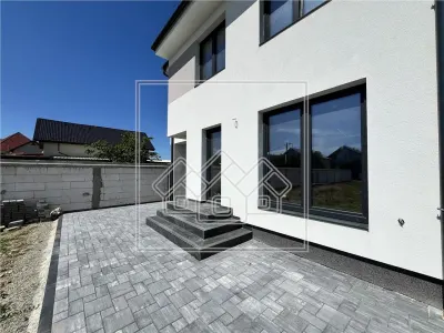 Casa in Sibiu - 4 camere -  3 bai - teren de 600 mp - foto 2