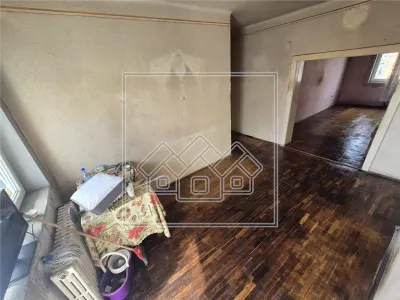 Casa individuala, cu 2 intrari separate, 235 mp utili + teren - foto 13