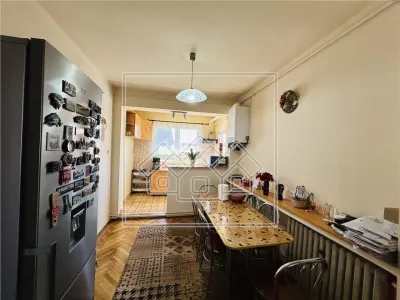 Casa individuala, cu 2 intrari separate, 235 mp utili + teren - foto 6