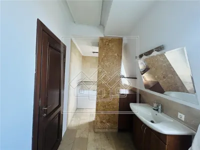 Penthouse spatios si modern, 160 mp utili + terasa spectaculoasa - foto 12