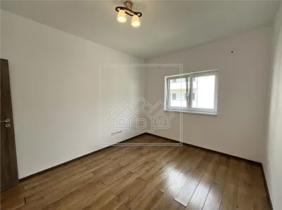 Apartament cu 3 camere, 56,6 mp utili, balcon de 7 mp - Calea Cisnadiei - foto 12