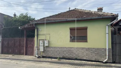 Casa cu teren de 1167 mp, curte mare, Talmaciu - foto 1