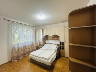 Ap spatios, 3 camere, 2 balcoane, loc de parcare , etaj 1 - Turnisor - foto 4