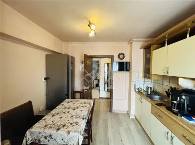 Ap decomandat, 4 camere, balcon - Zona Mihai Viteazu - foto 6