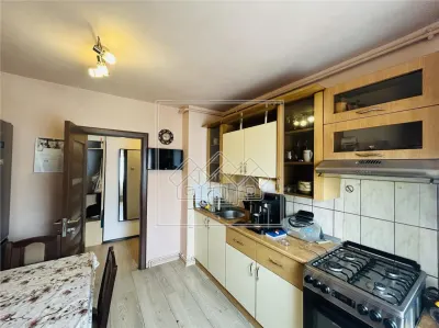 Ap decomandat, 4 camere, balcon - Zona Mihai Viteazu - foto 7